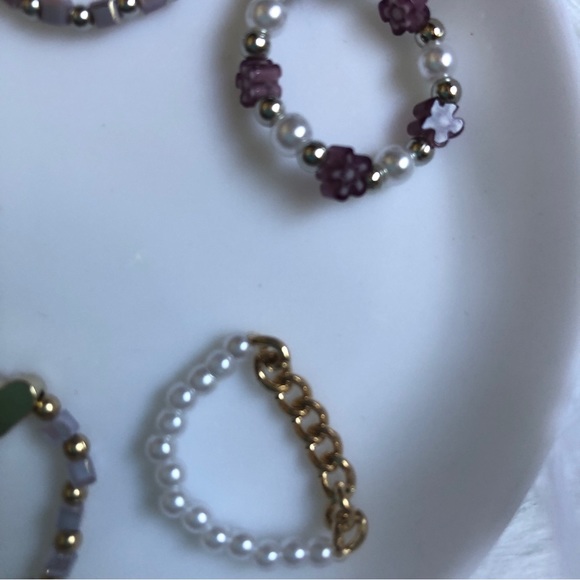 6 gold/silver/purple beaded rings with faux suede mini pouch - Picture 5 of 7